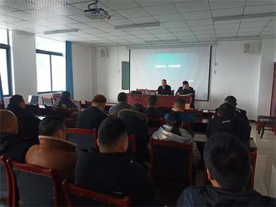 蘆山縣綜合行政執法局召開駕駛員安全教育培訓會，筑牢交通安全防線